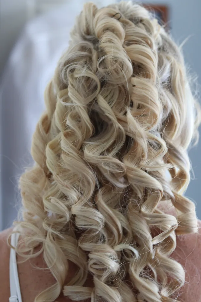 Curls &amp; Waves
